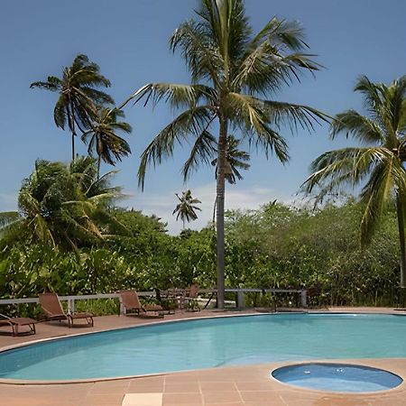 Em Frente A Praia De Taperapuan; Piscina; 1 Quarto; Wifi 300 Mbs; Estacionamento Gratuito 1 Veiculo Porto Seguro Buitenkant foto