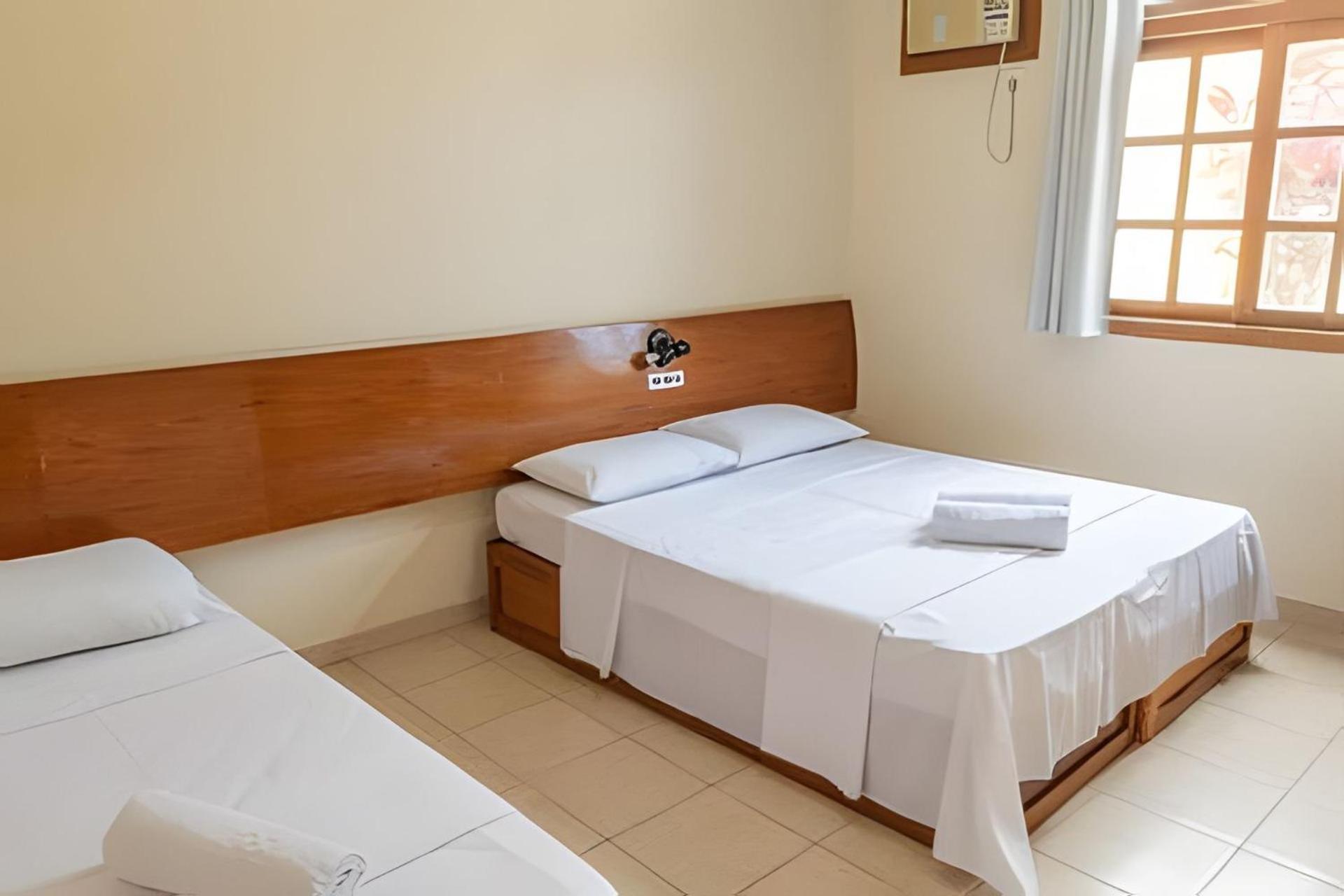 Em Frente A Praia De Taperapuan; Piscina; 1 Quarto; Wifi 300 Mbs; Estacionamento Gratuito 1 Veiculo Porto Seguro Buitenkant foto